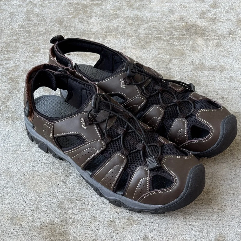 Eddie Bauer Leather Enclosed Toe Bungee Closure Meridian Sandals.